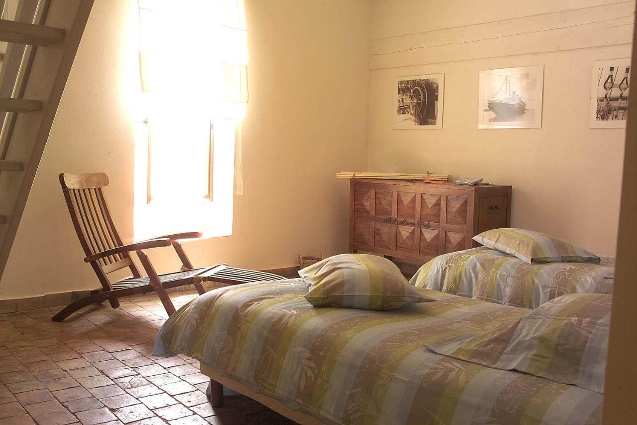 Demeure De Digoine "Chambre D'Hotes" Bourg-Saint-Andéol Екстериор снимка